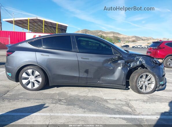 7SAYGDEE0RA216715 2024 TESLA MODEL Y Gray Vista del cuadro de instrumentos