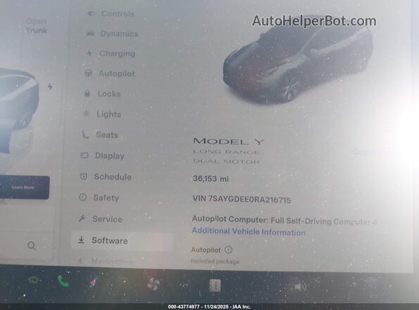 7SAYGDEE0RA216715 2024 TESLA MODEL Y Gray Vista de los asientos traseros