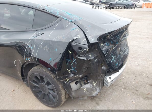 7SAYGDEE1NF356432 2022 TESLA MODEL Y Black 
