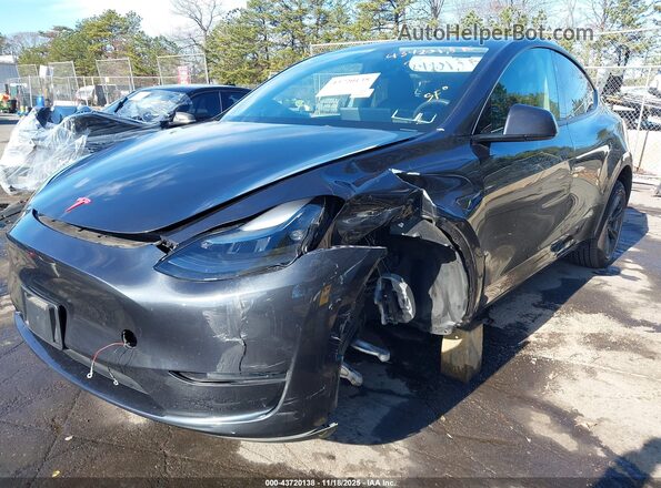 7SAYGDEE2RF166645 2024 TESLA MODEL Y Gray Դիմացի տեսք