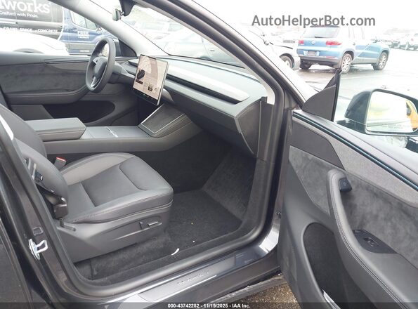 7SAYGDEE2TA470921 2026 TESLA MODEL Y Gray 