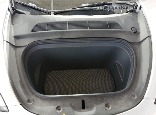 7SAYGDEE3NF324467 2022 TESLA MODEL White Rear interior view