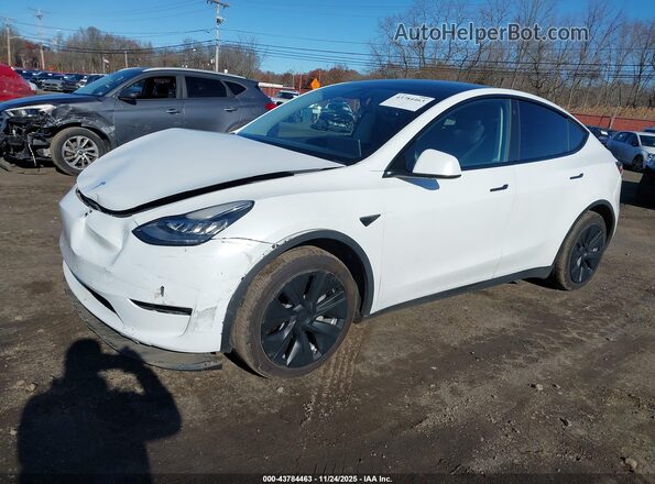 7SAYGDEE3NF376116 2022 TESLA MODEL Y White წინა მარცხენა ხედი სამი მეოთხედიდან