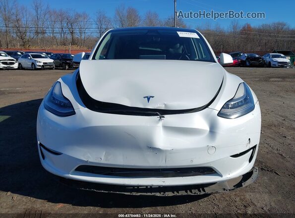 7SAYGDEE3NF376116 2022 TESLA MODEL Y White ხელსაწყოთა პანელის ხედი