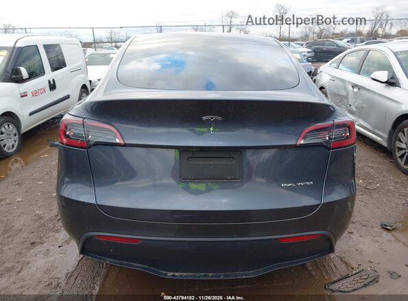 7SAYGDEE3PF708588 2023 TESLA MODEL Y Gray 