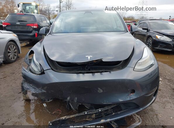 7SAYGDEE3PF708588 2023 TESLA MODEL Y Gray Widok zestawu wskaźników