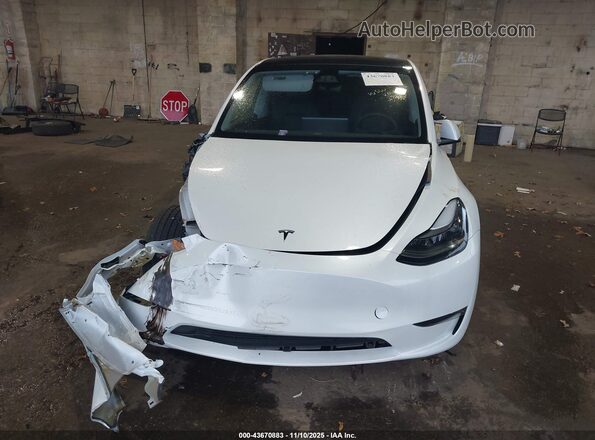 7SAYGDEE3PF792413 2023 TESLA MODEL Y White Widok deski rozdzielczej