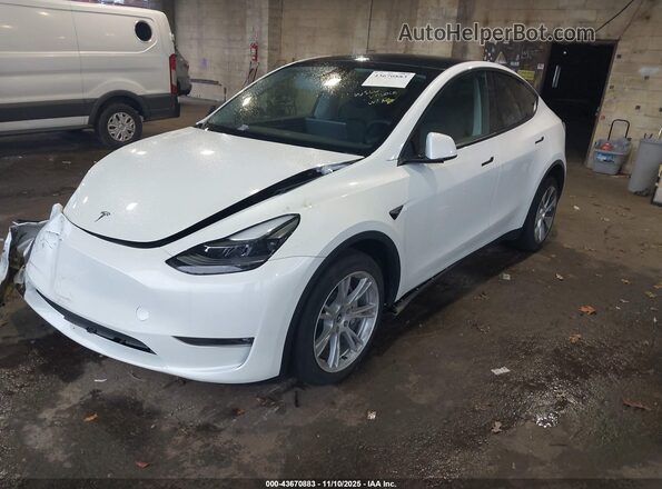 7SAYGDEE3PF792413 2023 TESLA MODEL Y White Przód lewy