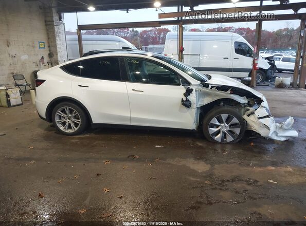 7SAYGDEE3PF792413 2023 TESLA MODEL Y White Widok zestawu wskaźników