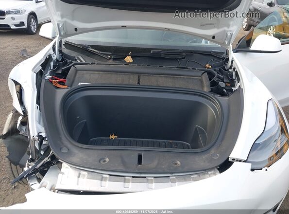 7SAYGDEE3RA259090 2024 TESLA MODEL Y White Հետևի տեսք