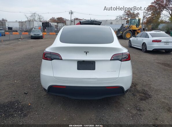 7SAYGDEE3RA259090 2024 TESLA MODEL Y White 