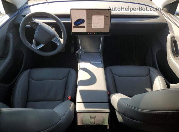 7SAYGDEE3TA440438 2026 TESLA MODEL Blue Vista del salpicadero