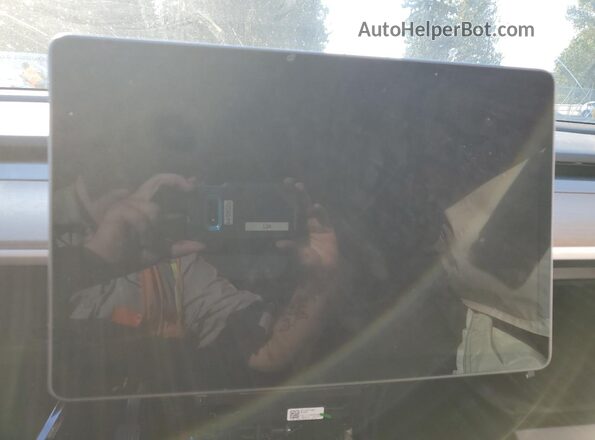 7SAYGDEE4PF673608 2023 TESLA MODEL White Սարքավորումների վահանակի տեսք