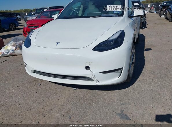 7SAYGDEE4RA267781 2024 TESLA MODEL Y White Widok z przodu