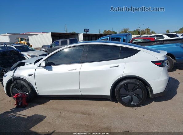 7SAYGDEE4TA496114 2026 TESLA MODEL Y White Vista interior trasera