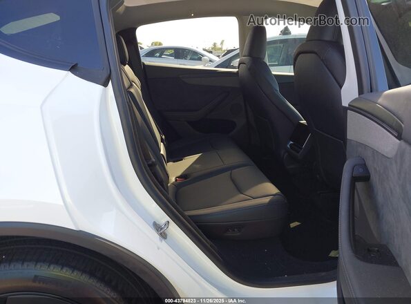 7SAYGDEE4TA496114 2026 TESLA MODEL Y White Vista de la etiqueta del VIN
