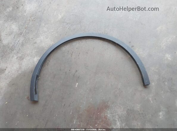 7SAYGDEE6SF237450 2025 TESLA MODEL Y Красный Вид панели приборов