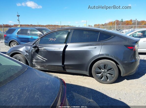 7SAYGDEE7RF198376 2024 TESLA MODEL Y Black სალონის 360-გრადუსიანი ხედი