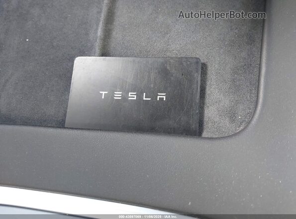 7SAYGDEE7RF198376 2024 TESLA MODEL Y Black წინა პანელის ხედი