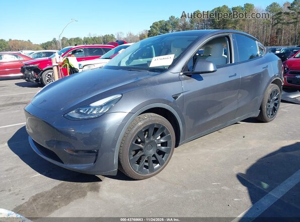 7SAYGDEE8NF311908 2022 TESLA MODEL Y Gray Front left