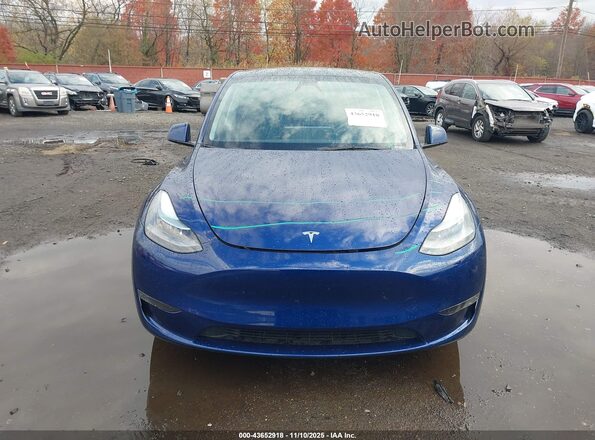 7SAYGDEE8RA217935 2024 TESLA MODEL Y Dark Blue Vista del cuadro de instrumentos