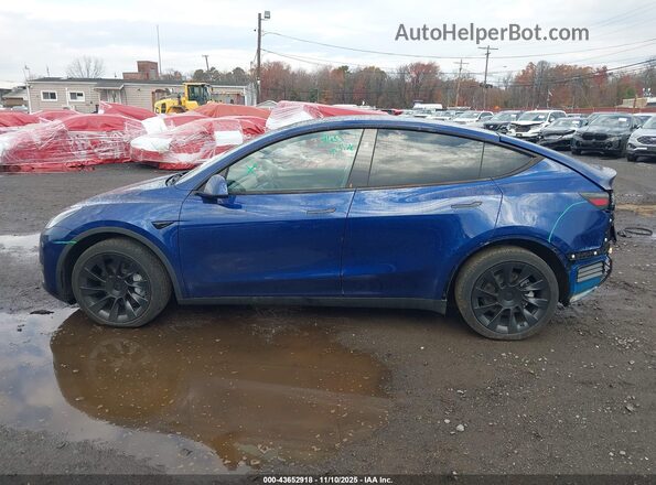 7SAYGDEE8RA217935 2024 TESLA MODEL Y Dark Blue Vista interior de 360 grados