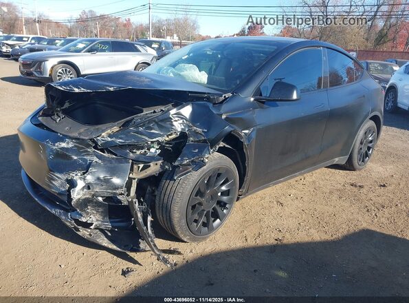 7SAYGDEE8RA237988 2024 TESLA MODEL Y Черный Вид спереди