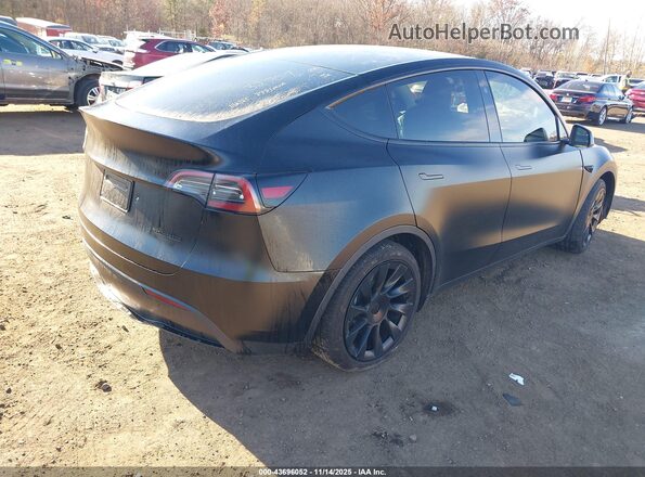 7SAYGDEE8RA237988 2024 TESLA MODEL Y Черный Задняя правая четверть