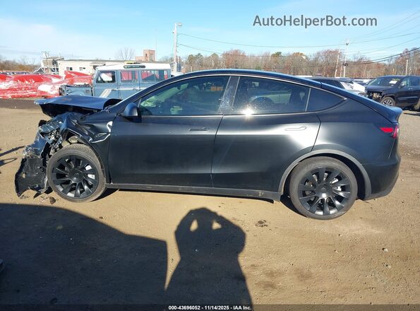 7SAYGDEE8RA237988 2024 TESLA MODEL Y Черный Вид задней части салона