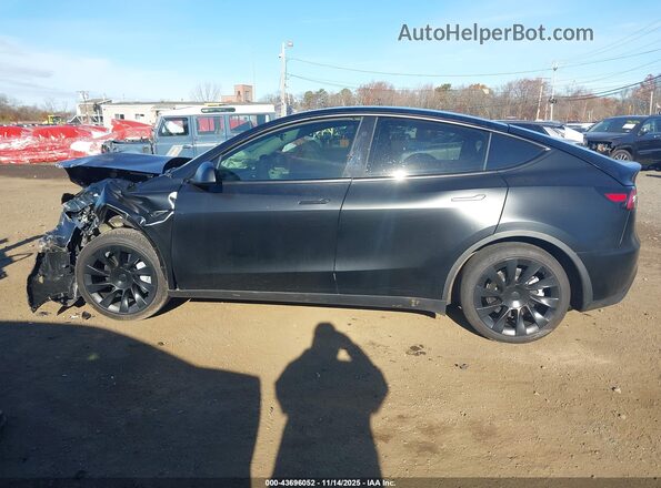 7SAYGDEE8RA237988 2024 TESLA MODEL Y Черный 