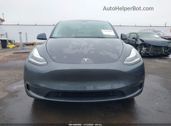 7SAYGDEE9NF509753 2022 TESLA MODEL Y Gray Rear interior view