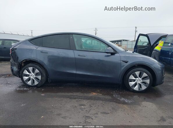 7SAYGDEE9NF509753 2022 TESLA MODEL Y Gray 360 interior view