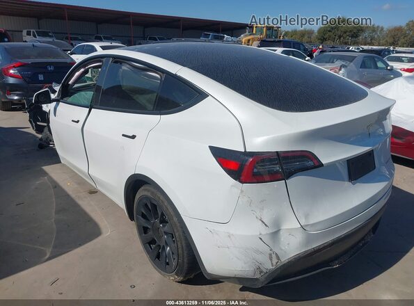 7SAYGDEE9PA076306 2023 TESLA MODEL Y White 