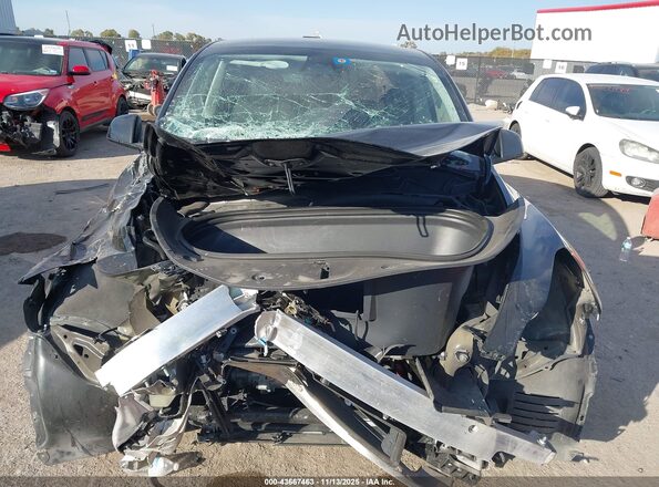 7SAYGDEE9PA151523 2023 TESLA MODEL Y Black Widok z przodu