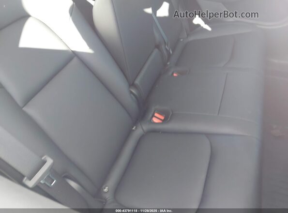 7SAYGDEE9RF090860 2024 TESLA MODEL Y White VIN կոդի պիտակի տեսք