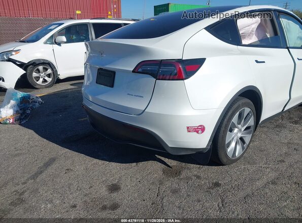 7SAYGDEE9RF090860 2024 TESLA MODEL Y White Հետևի աջ