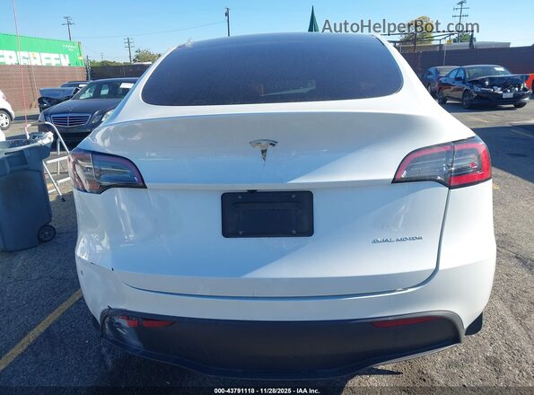 7SAYGDEE9RF090860 2024 TESLA MODEL Y White 