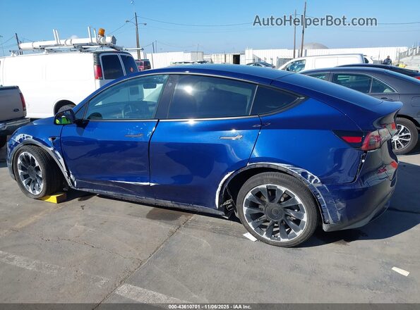 7SAYGDEEXNF393379 2022 TESLA MODEL Y Blue Вид задньої частини салону