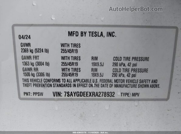7SAYGDEEXRA278932 2024 TESLA MODEL Y White Widok komory silnika