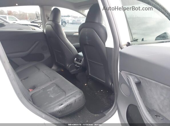 7SAYGDEEXRA278932 2024 TESLA MODEL Y White Widok naklejki z numerem VIN