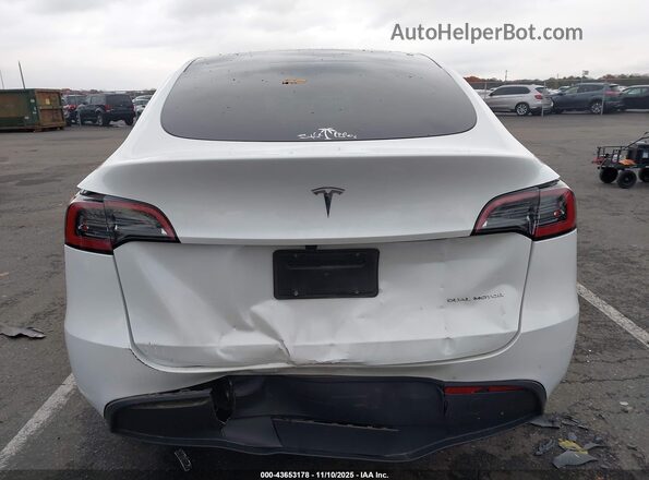 7SAYGDEEXRA278932 2024 TESLA MODEL Y White 