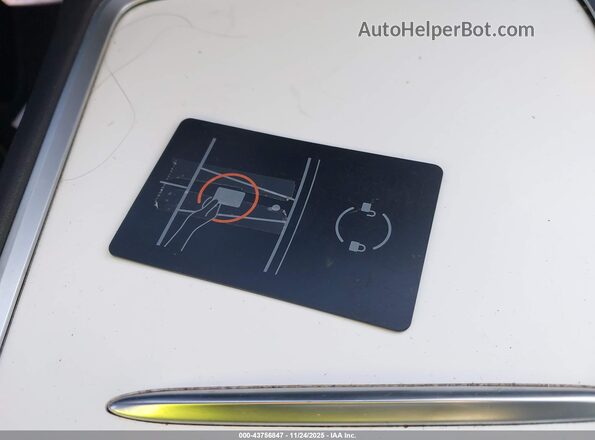 7SAYGDEF0NF488560 2022 TESLA MODEL Y White Widok deski rozdzielczej