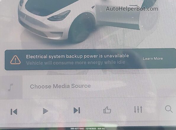 7SAYGDEF5NF409819 2022 TESLA MODEL Y White 