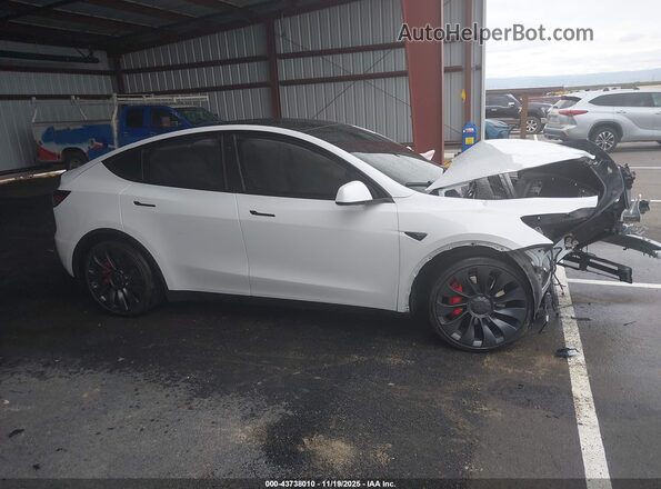 7SAYGDEF6RF107770 2024 TESLA MODEL Y White Instrument cluster view