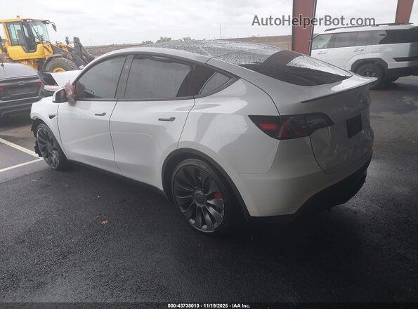 7SAYGDEF6RF107770 2024 TESLA MODEL Y White Rear left