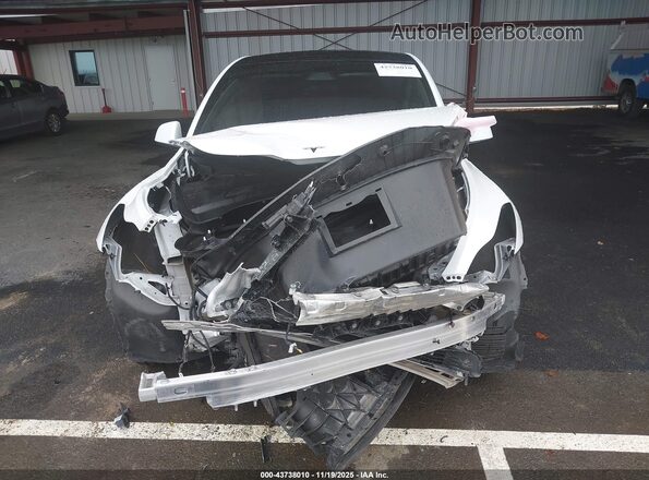 7SAYGDEF6RF107770 2024 TESLA MODEL Y White Dashboard view