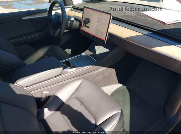 7SAYGDEF7SA350765 2025 TESLA MODEL Y Серый Вид салона спереди