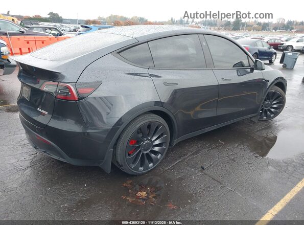 7SAYGDEF8RF089515 2024 TESLA MODEL Y Gray უკანა მარჯვენა
