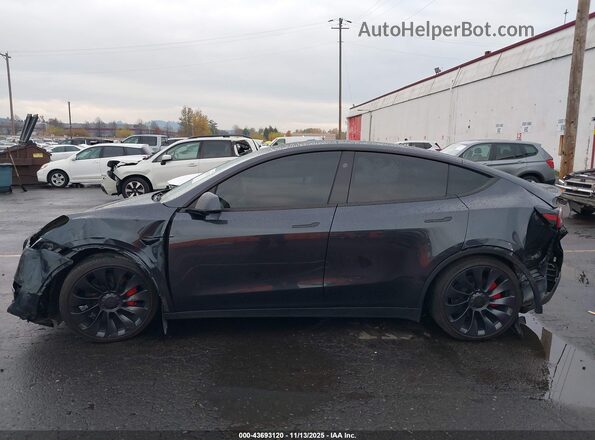 7SAYGDEF8RF089515 2024 TESLA MODEL Y Gray სალონის 360-გრადუსიანი ხედი