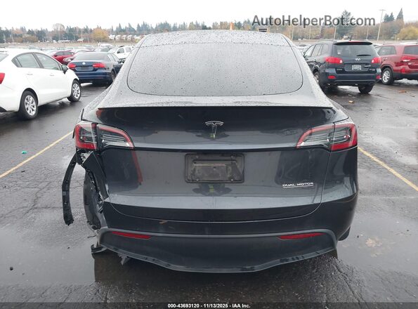 7SAYGDEF8RF089515 2024 TESLA MODEL Y Gray 
